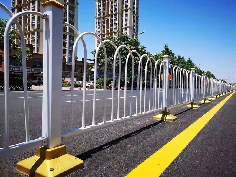 道路護(hù)欄產(chǎn)品安全、便捷